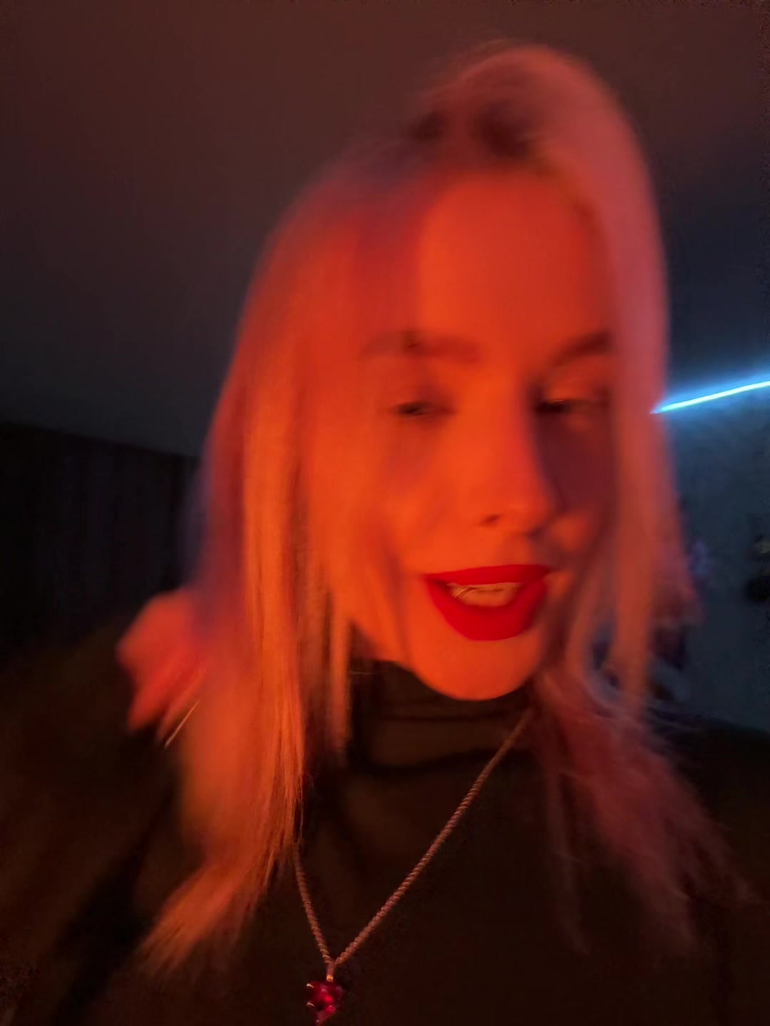 @юля