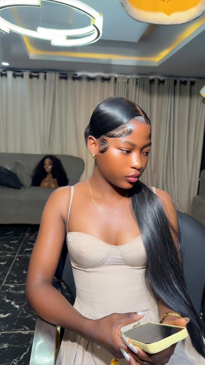 @Ebony hair world