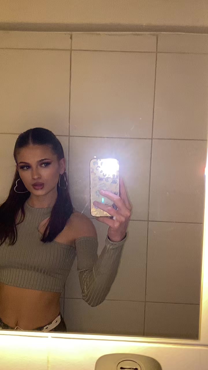 @Леонтина