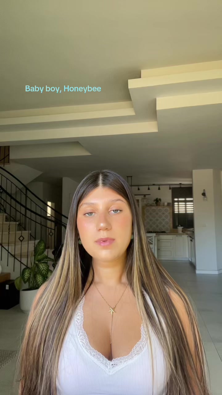 @גל אשכנזי - זמרת יוצרת🎤