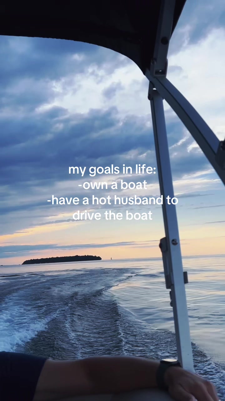 @⃟