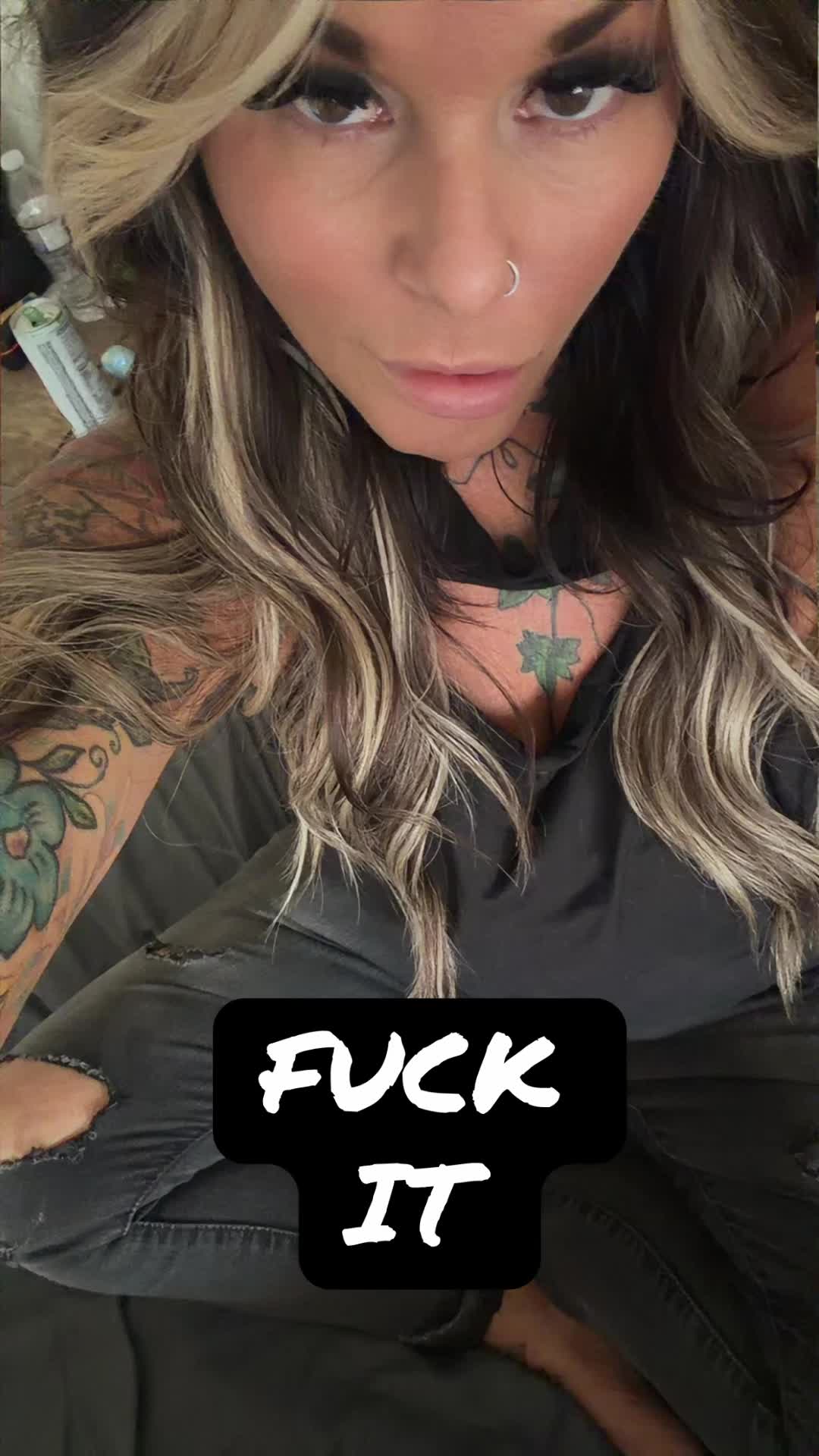 @Cruesbeauties โ
