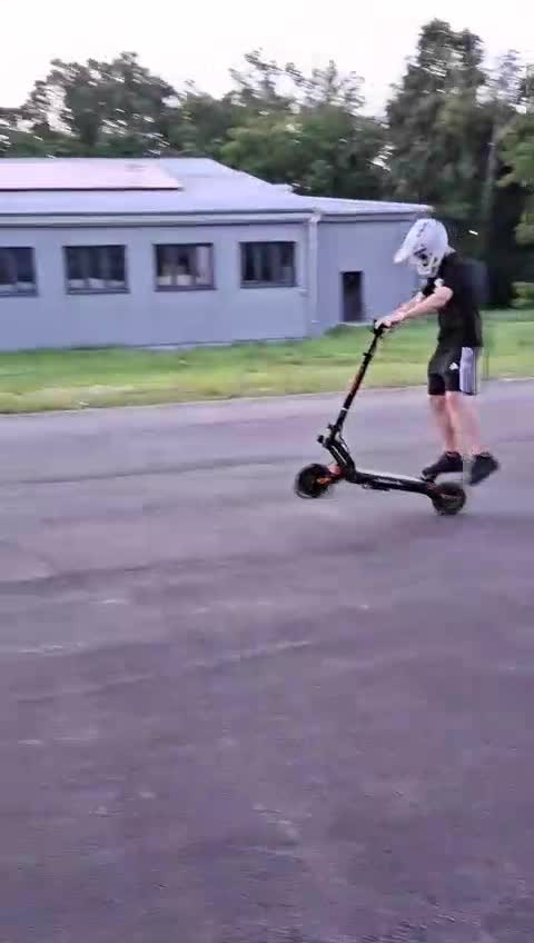 @pyro_partyy🧨