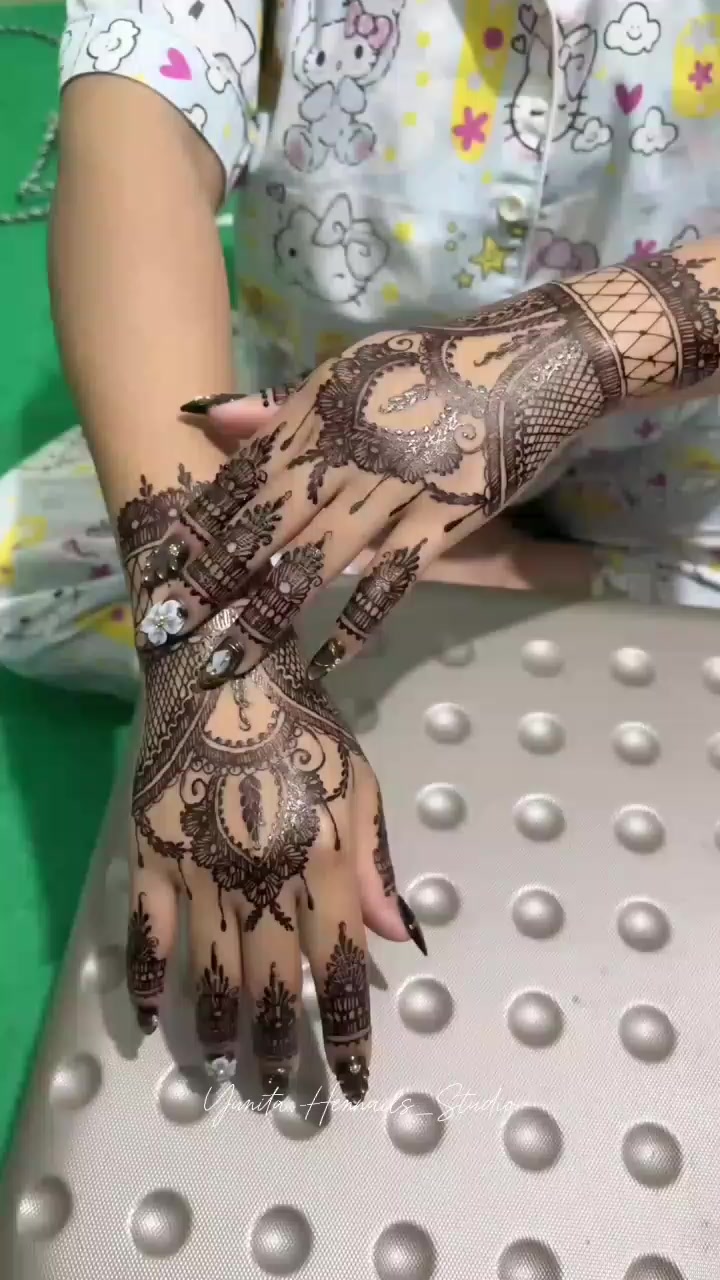 @yunita hennaart