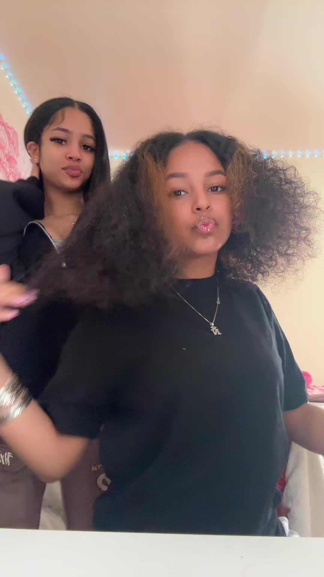 @nicole