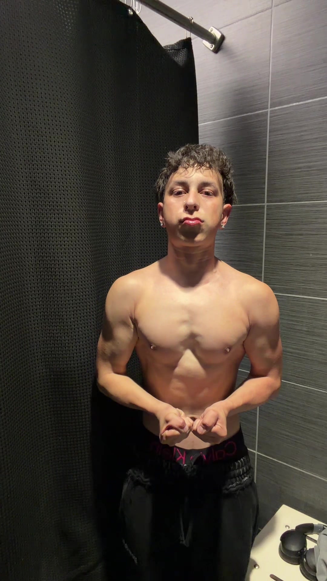 @RixhyLifts