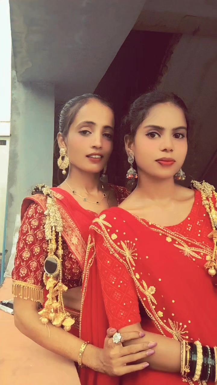 @Mûñû💗