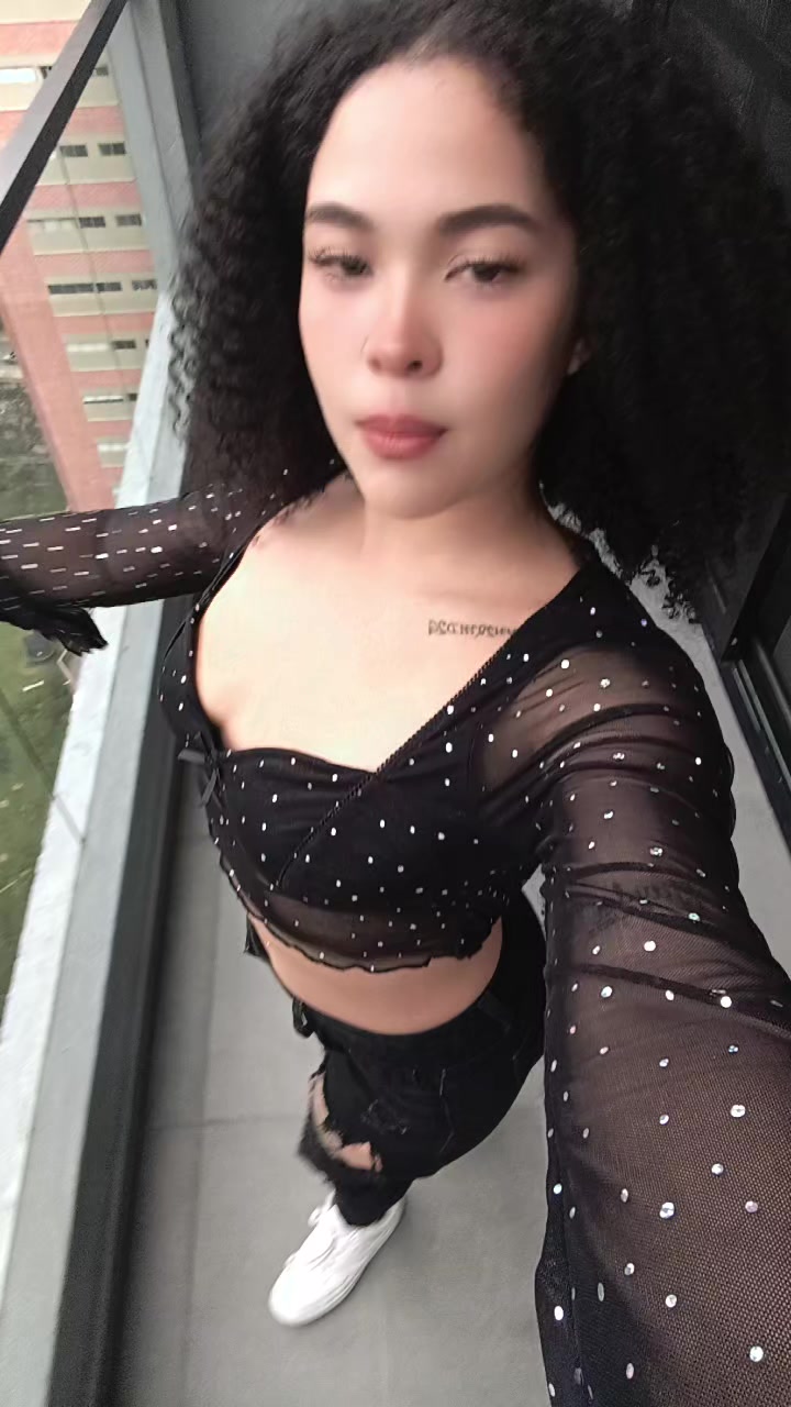 @Jenn 🖤💫