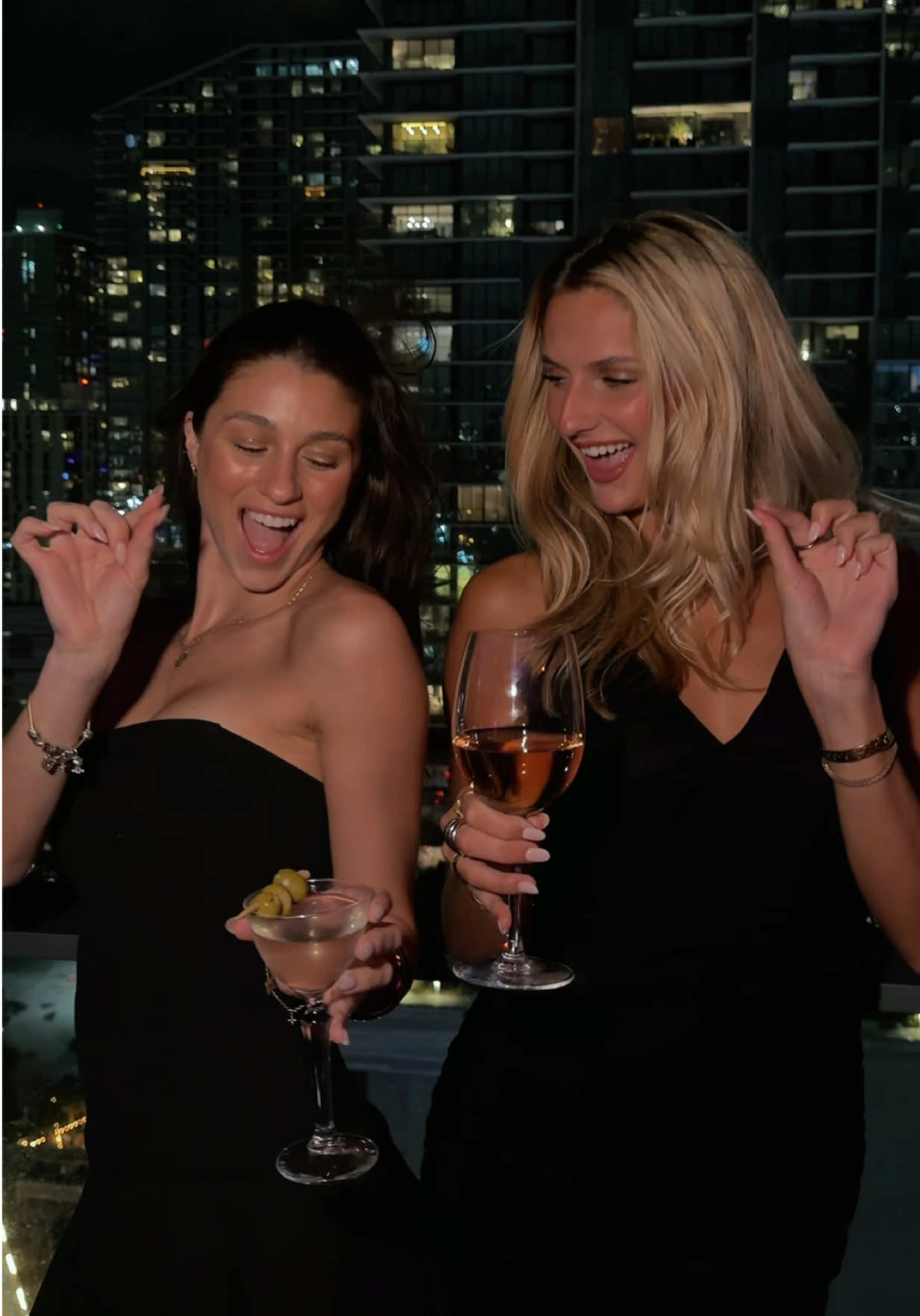 @RosaSkyRooftop