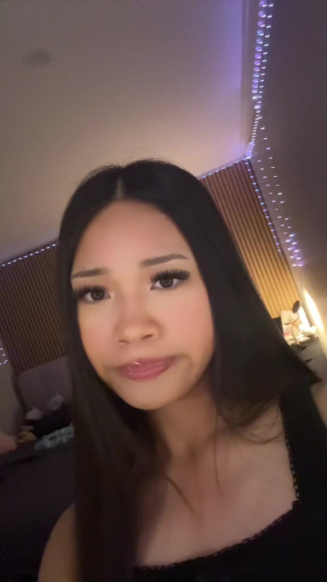 @𝔙