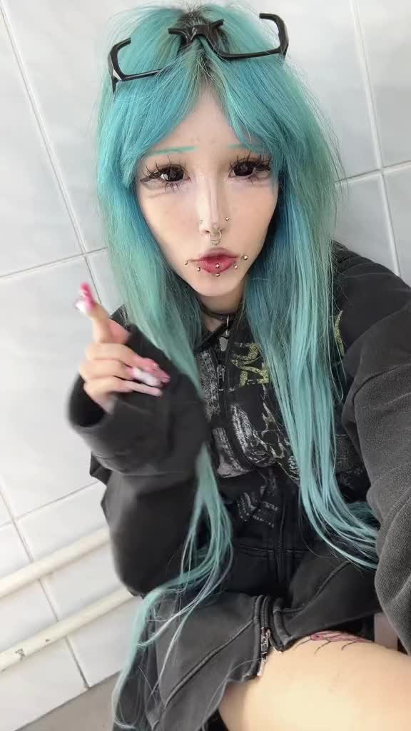 @килл семпай ￢o(￣-￣ﾒ)