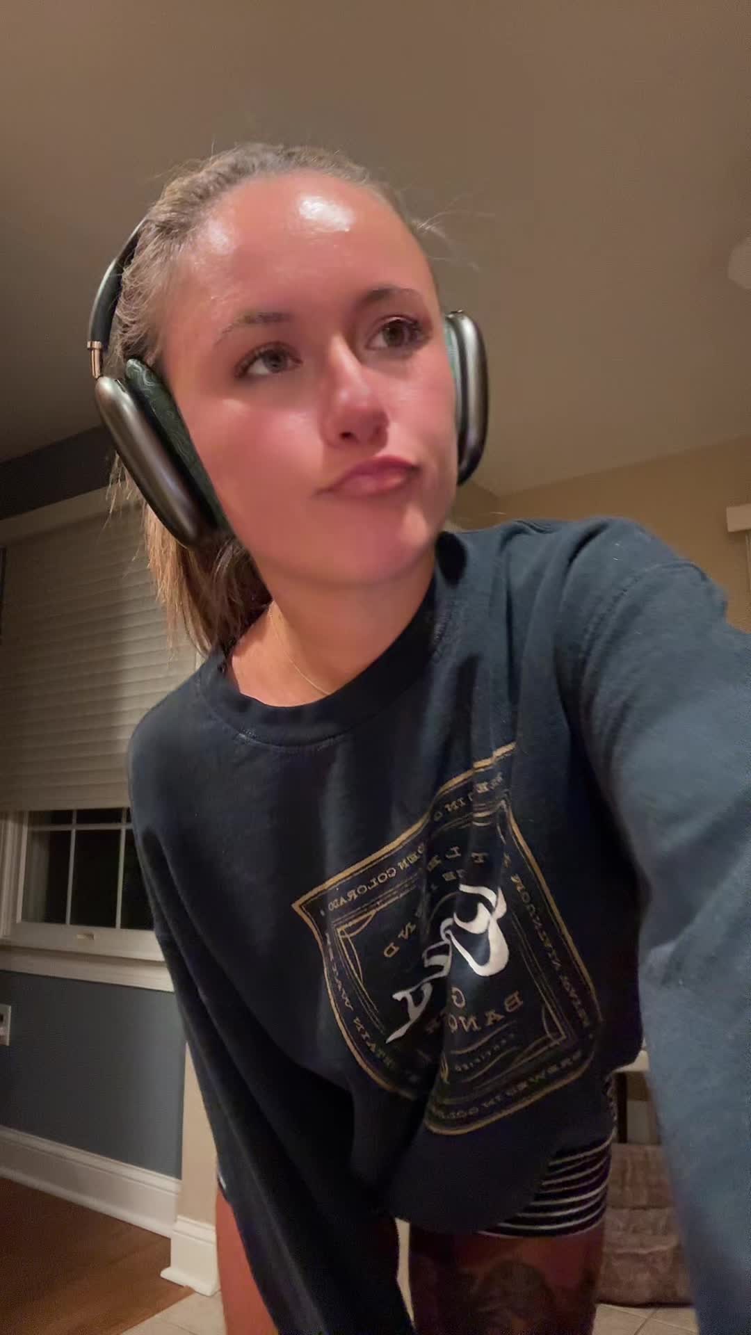 @anihayes