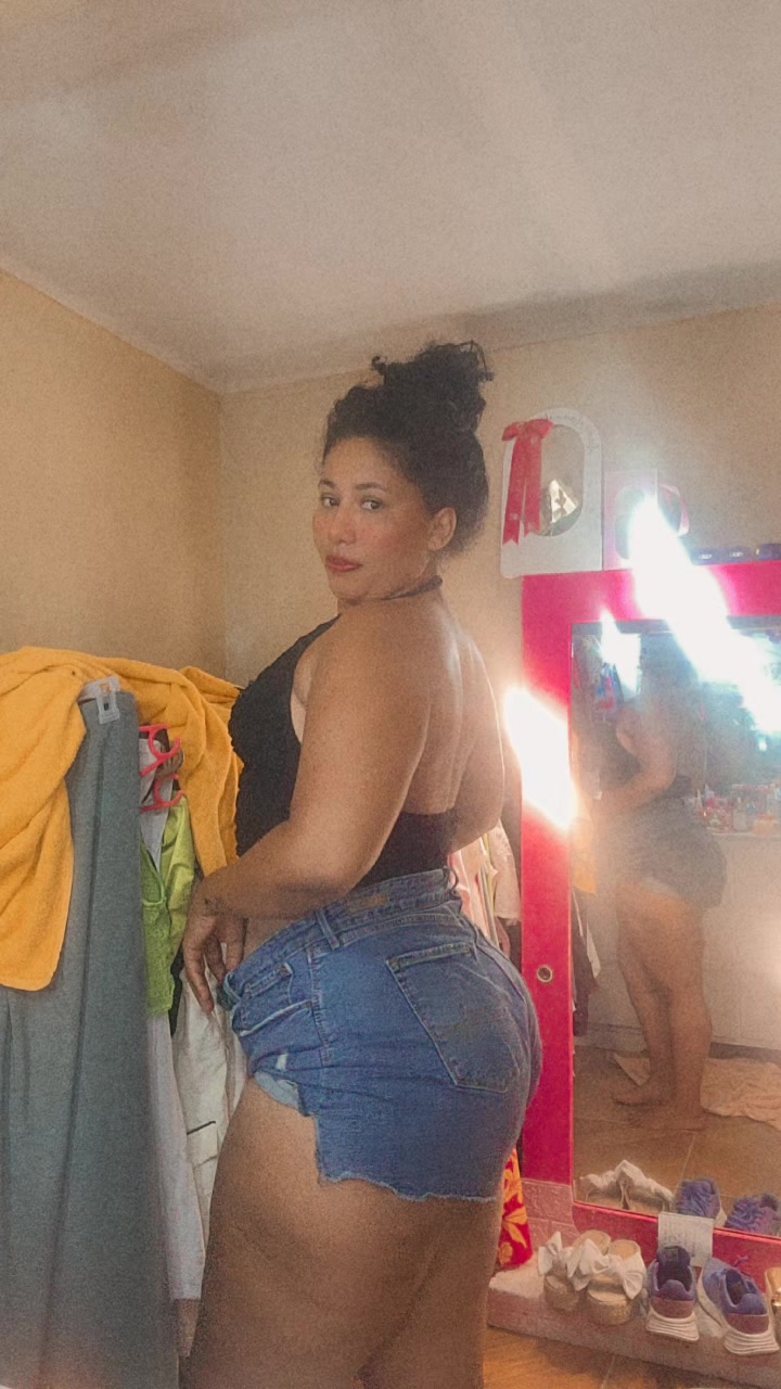@Elizabeth Escobar🍒🍑🧃