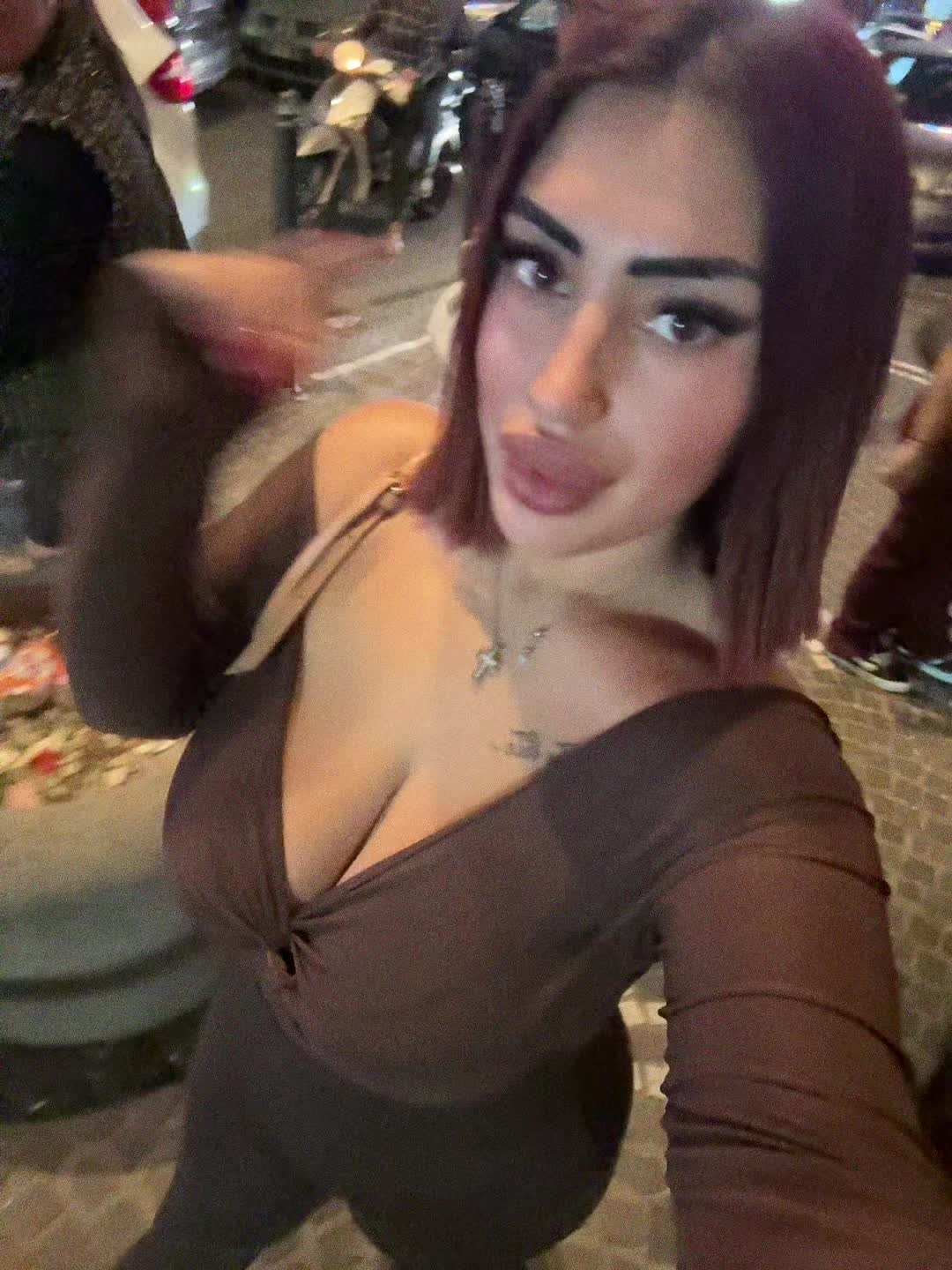 @_rosypetrone_