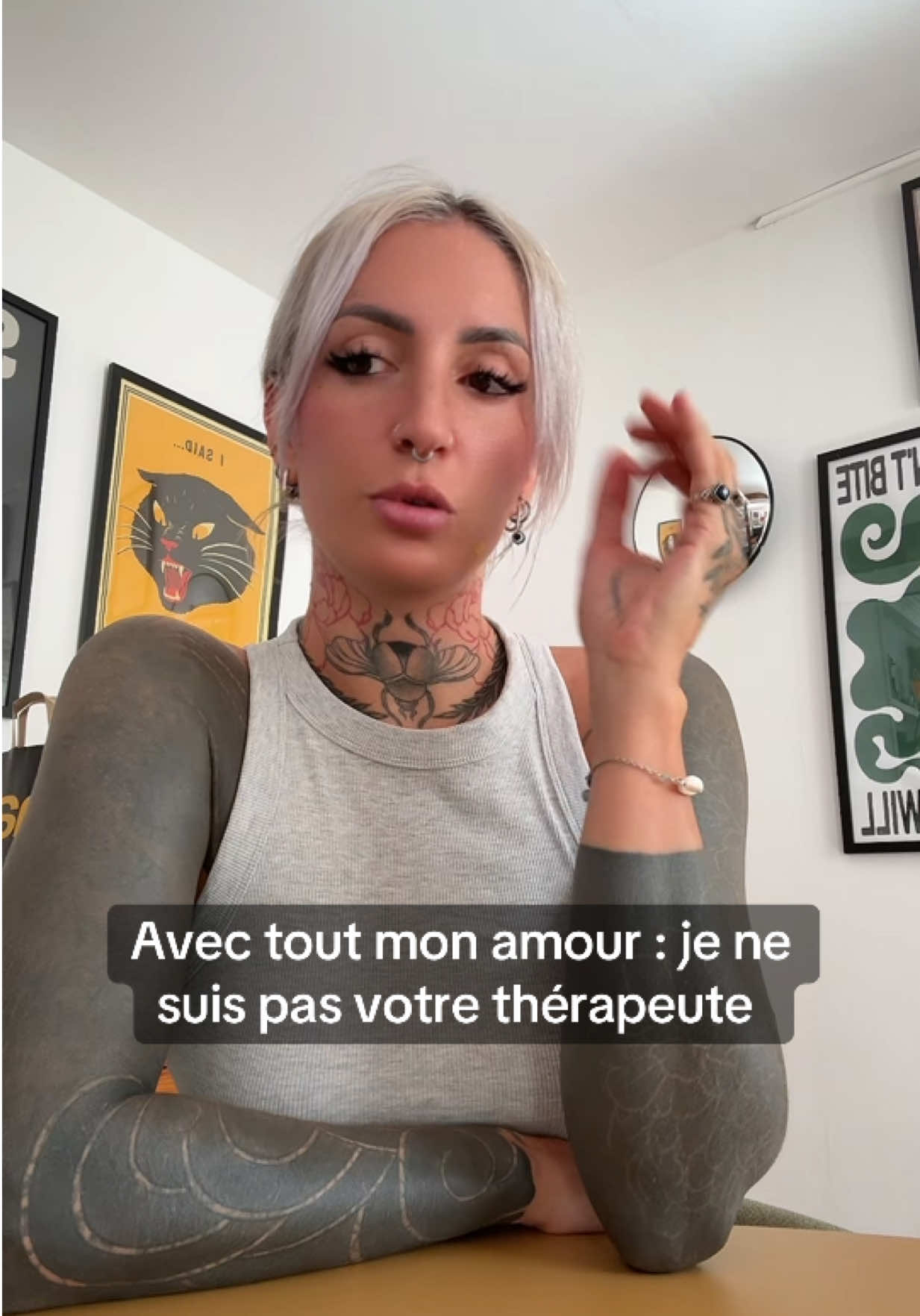 @La meuf tatouée là