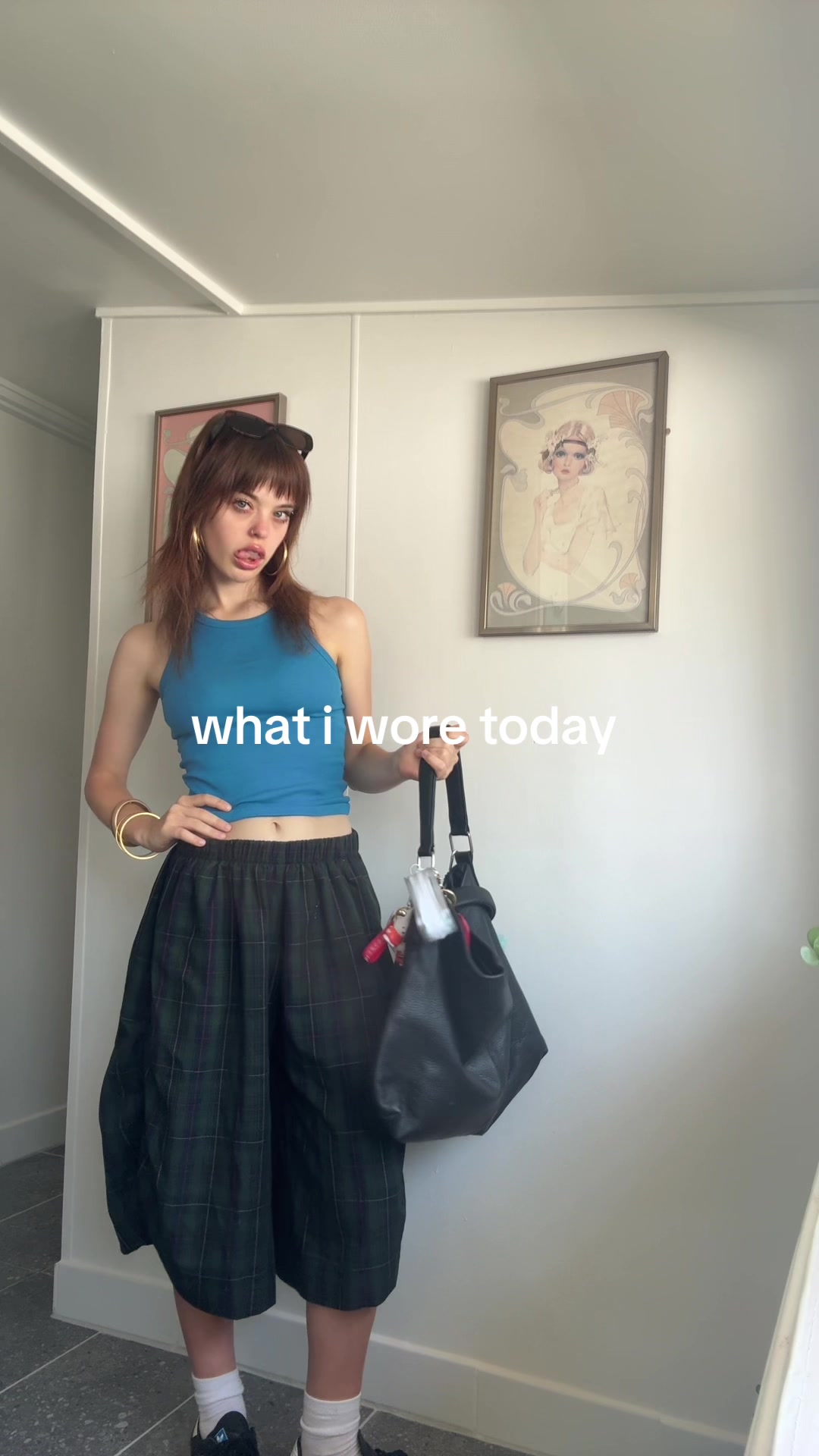 @bella