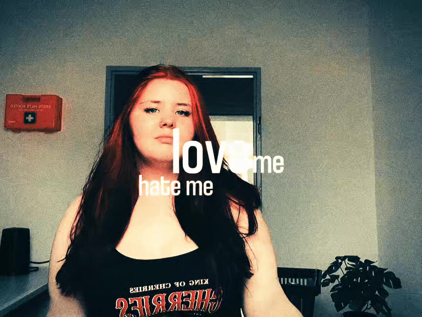 @𝕷𝕬𝖀𝕽𝕬 <3