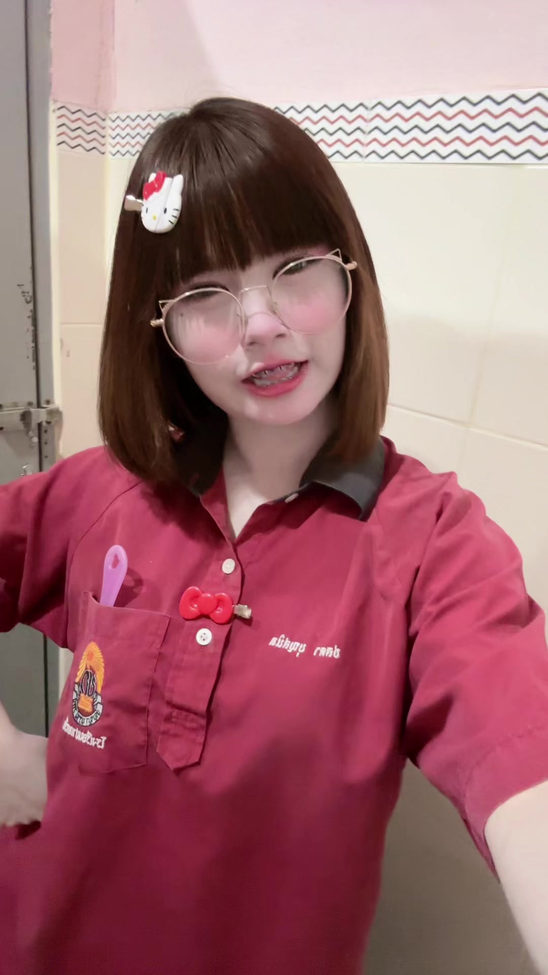@รู้ไหมทำไมกูถึงใส่เเว่น😏😏