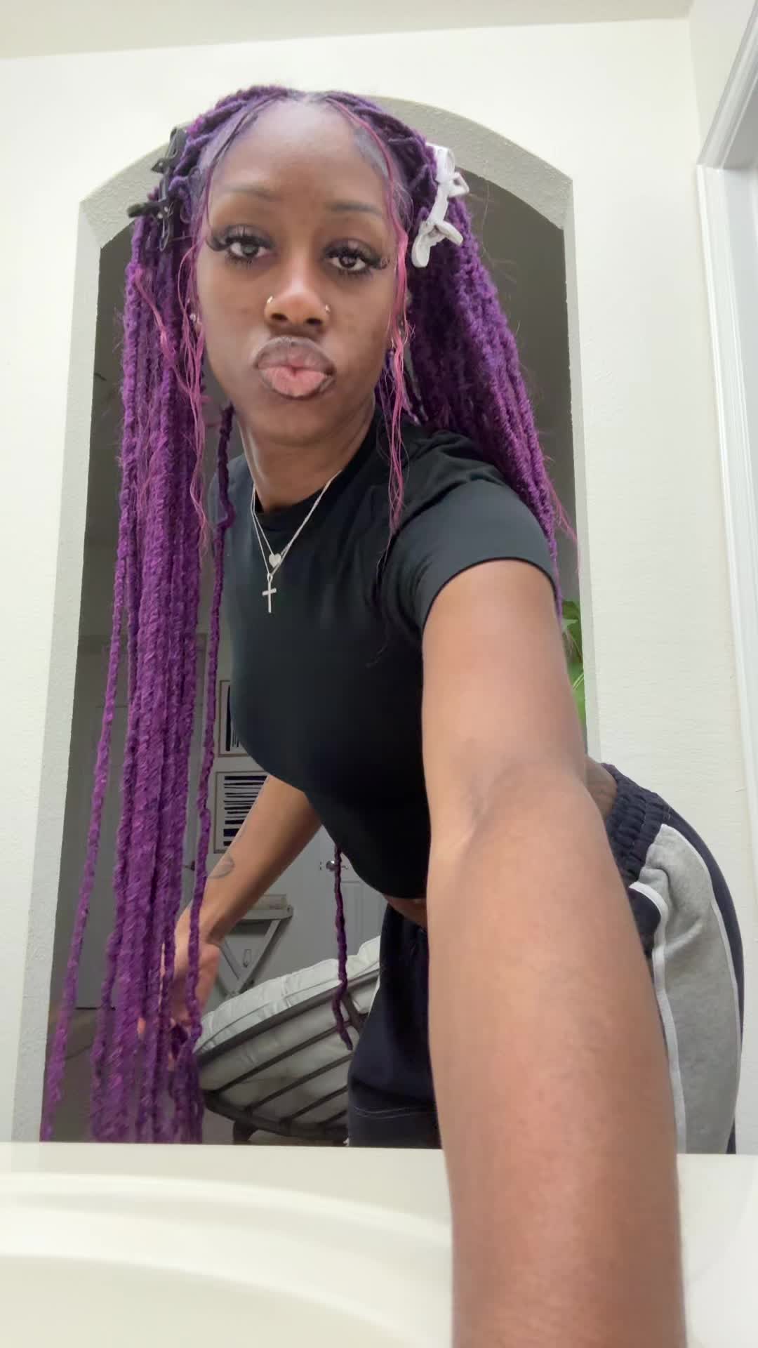@whitnii