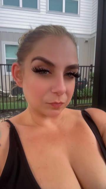 @Ladydestino