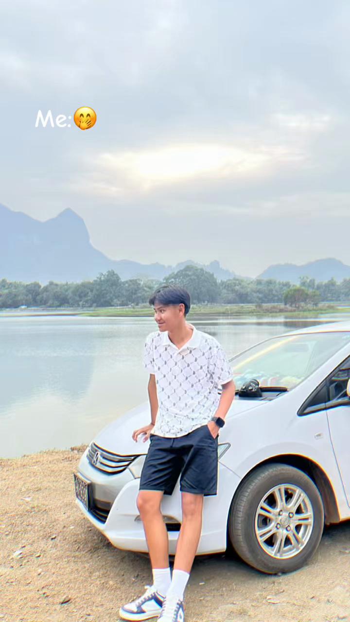 @Myat🦖