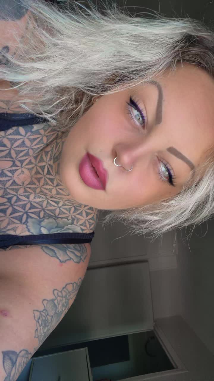 @ᗷᗩᖇᗷIᕮ 👑