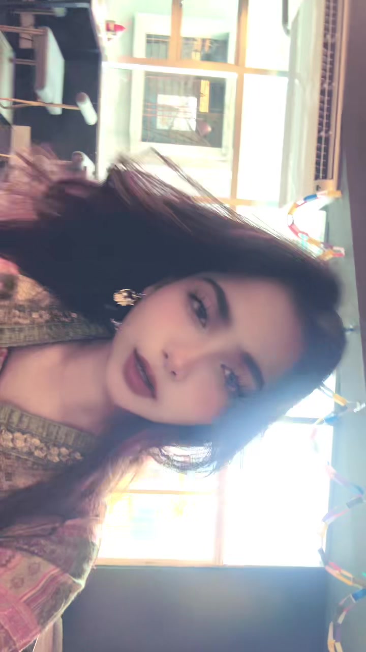 @NAINA🇧🇩
