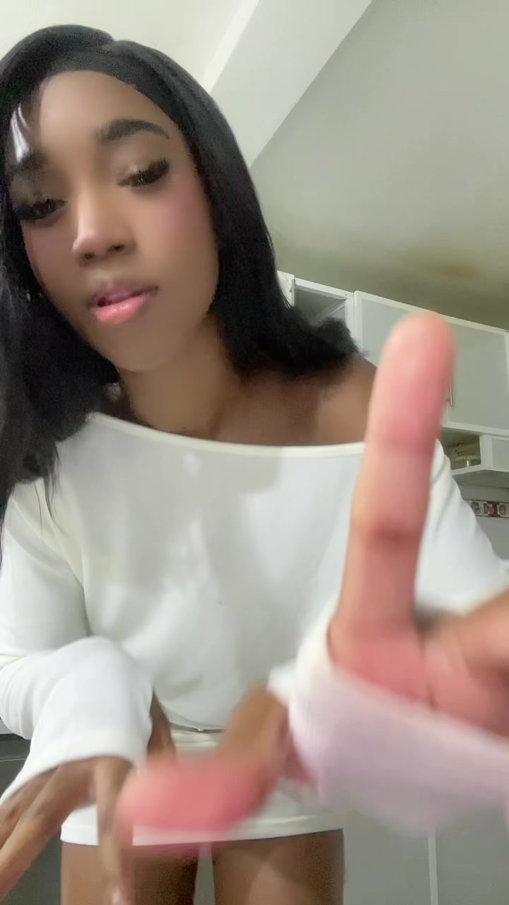 @vale vale🫦