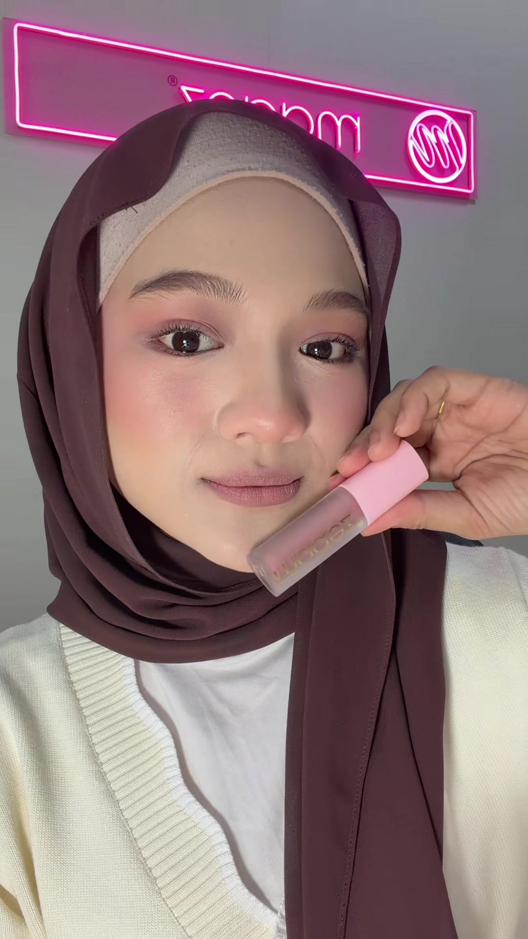 @maaezcosmetics