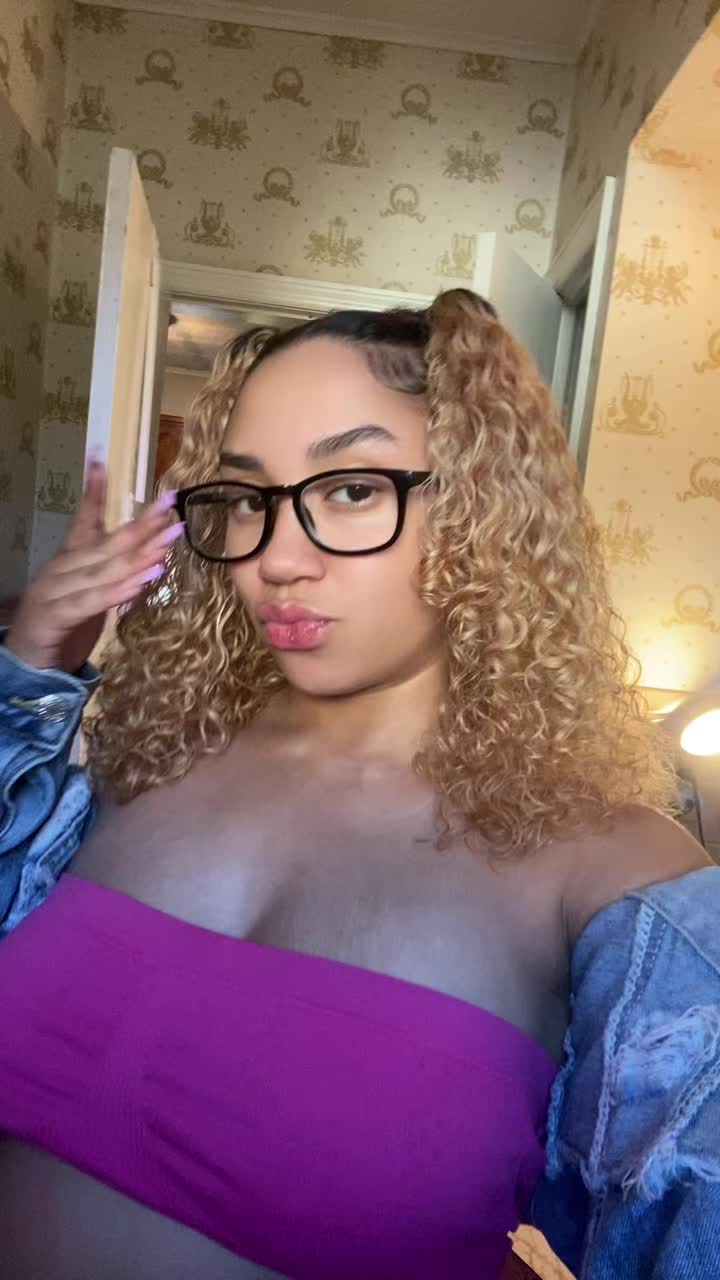 @julztheemuse
