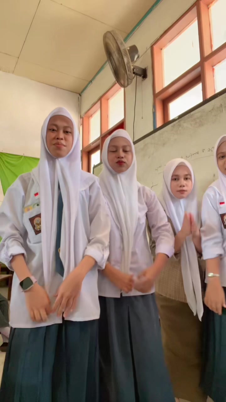 @nelala