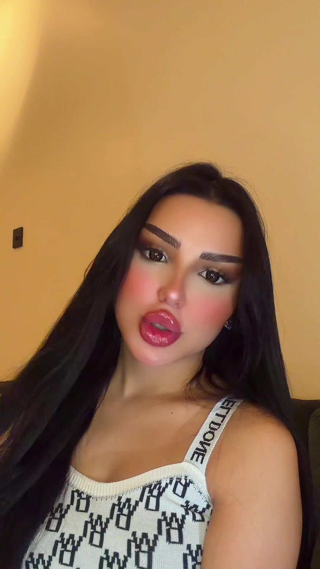 @zinebmodel👑