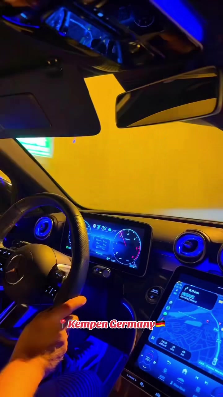 @Jhetttravels