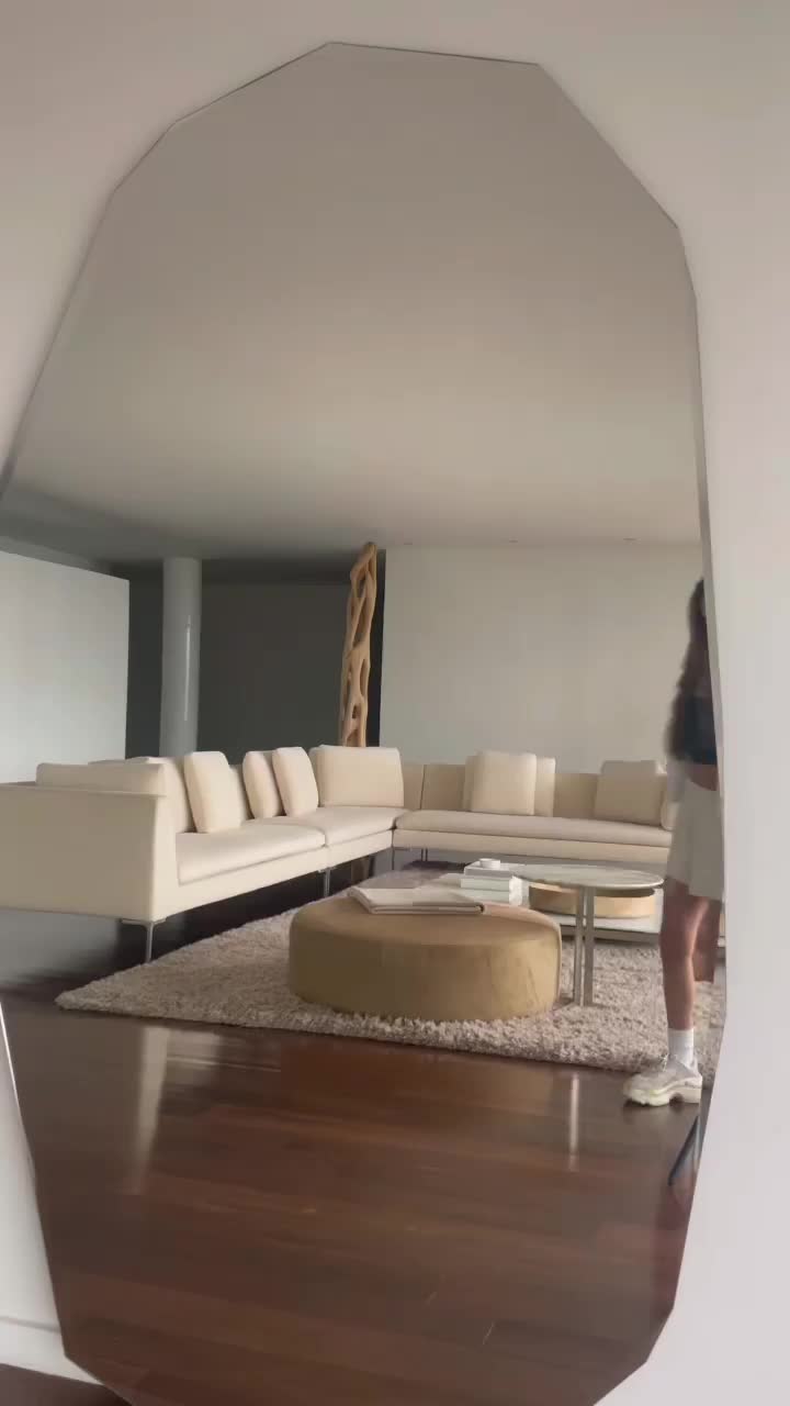 @Julia_Martin
