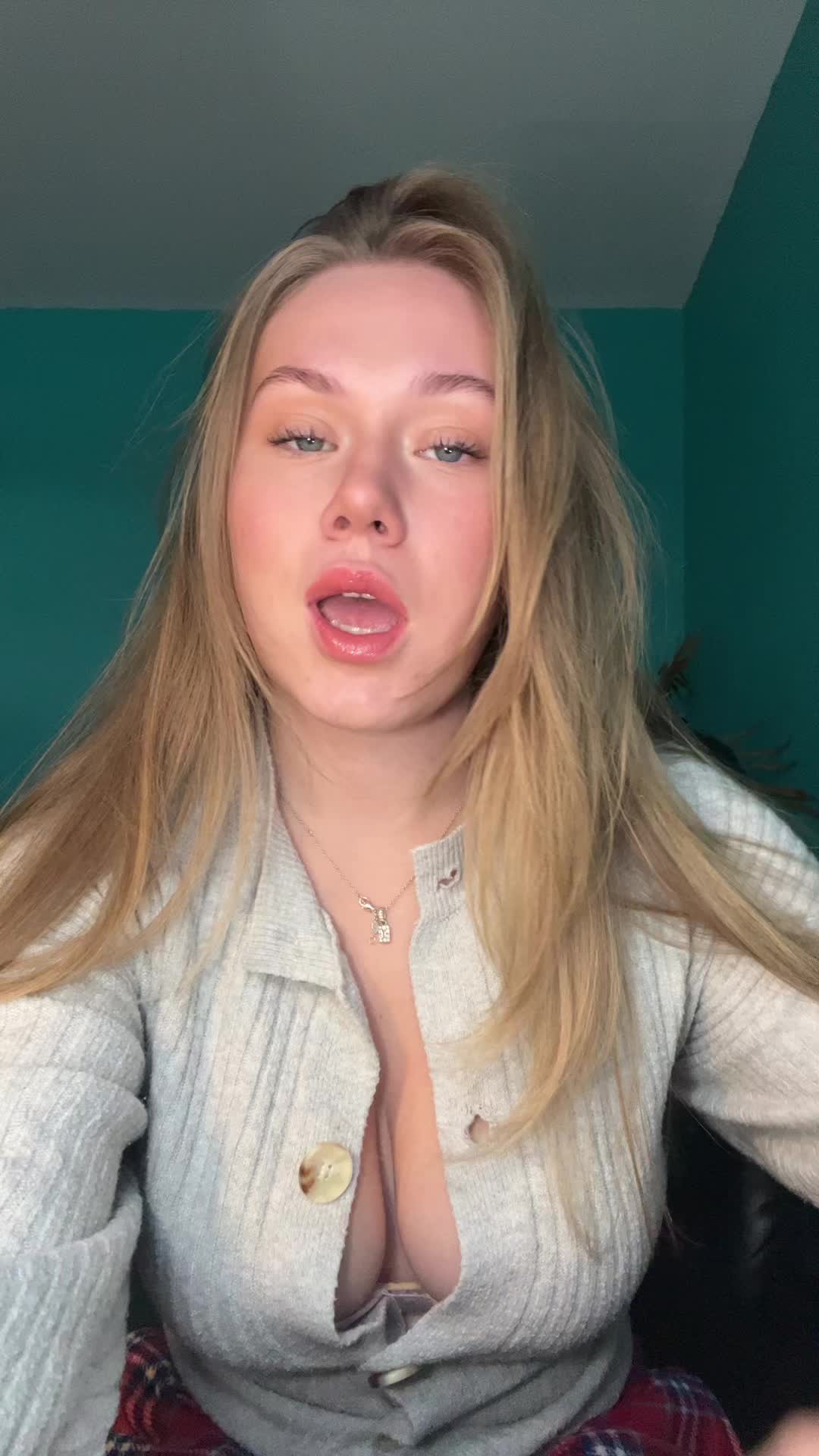 @yourfavblondiiie