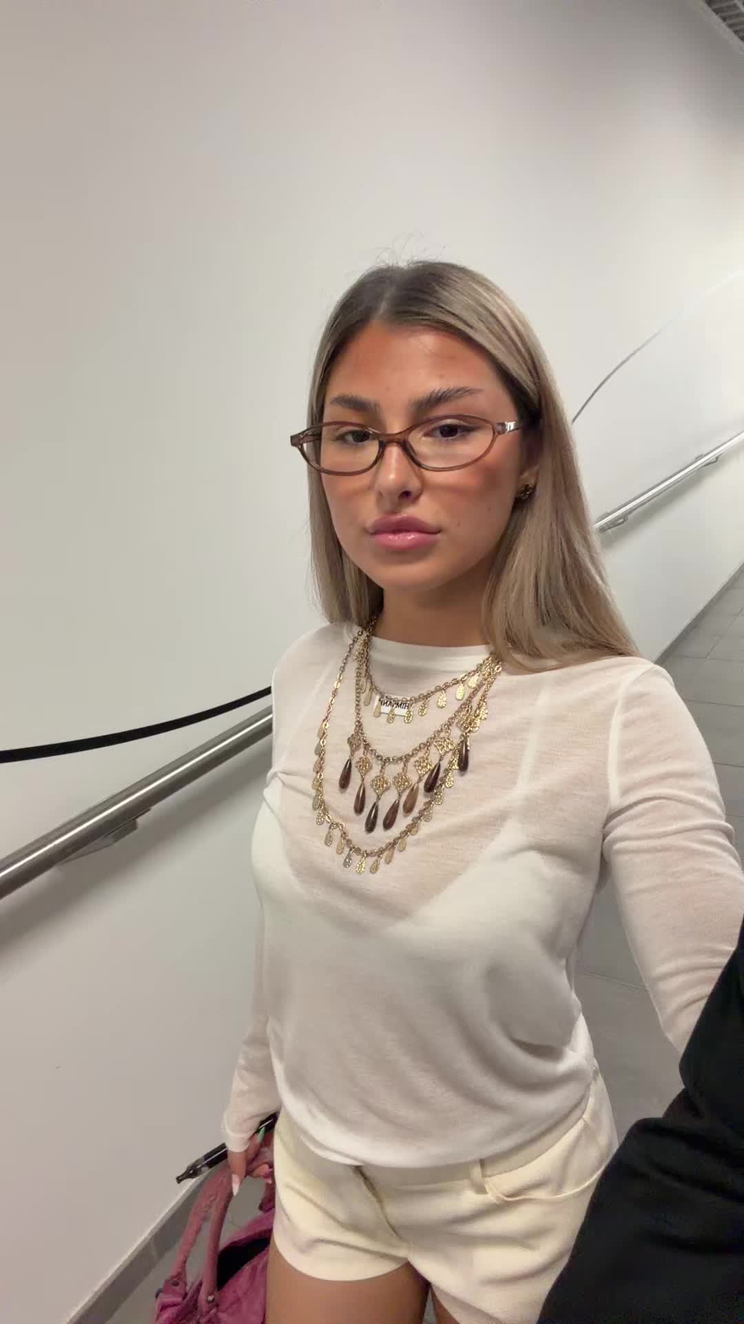 @blondiexbabe