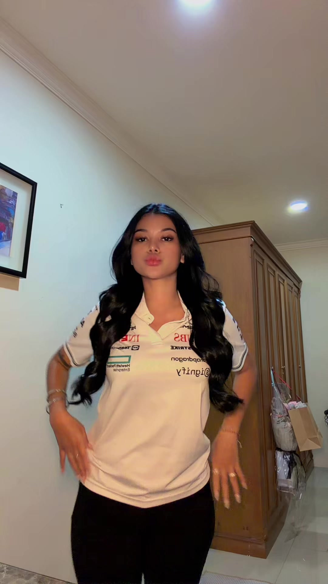 @Kikinii