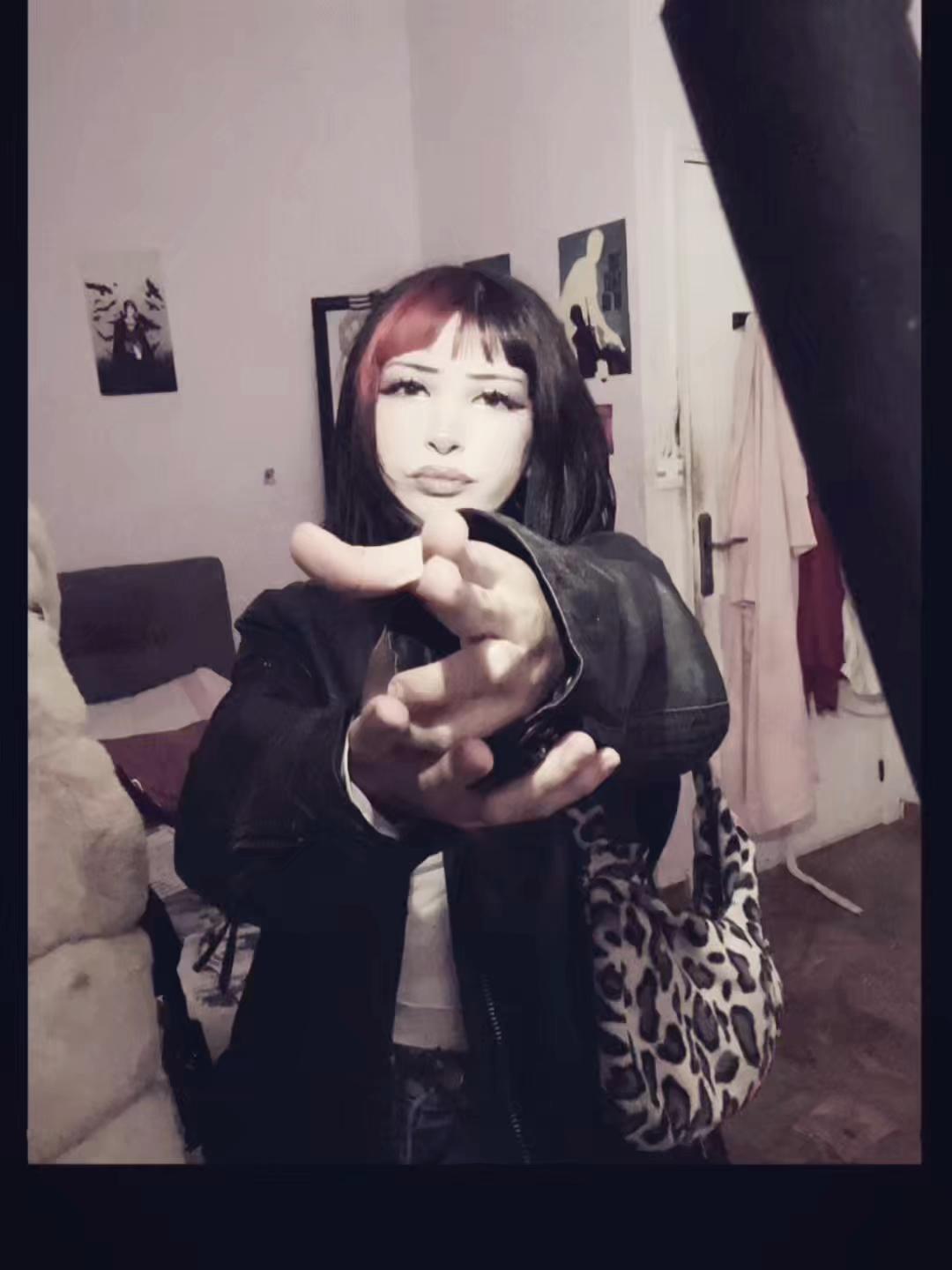 @lil_.pika
