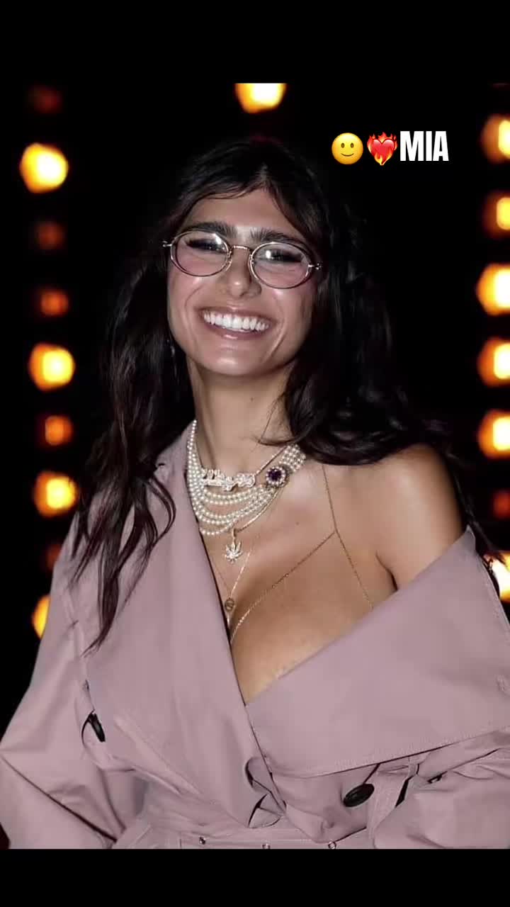 @Mia Khalifa