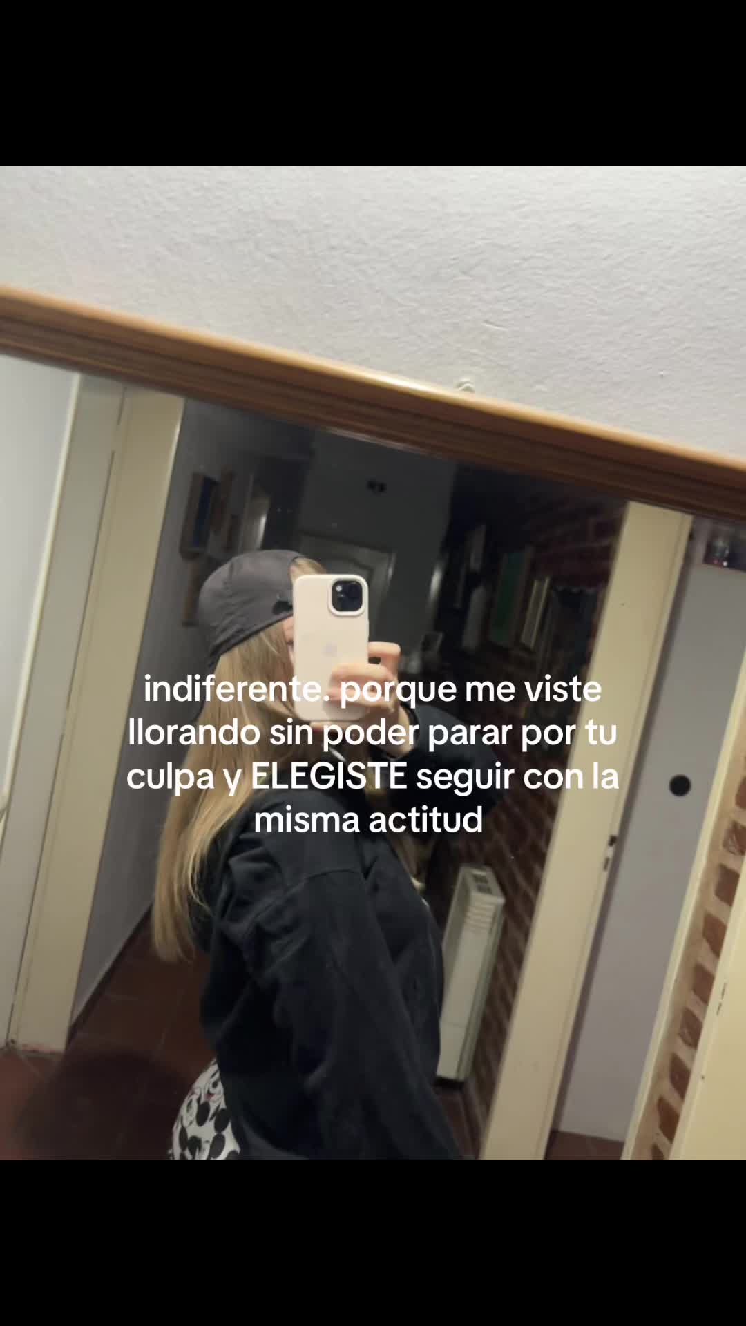 @Iru ᥫ᭡