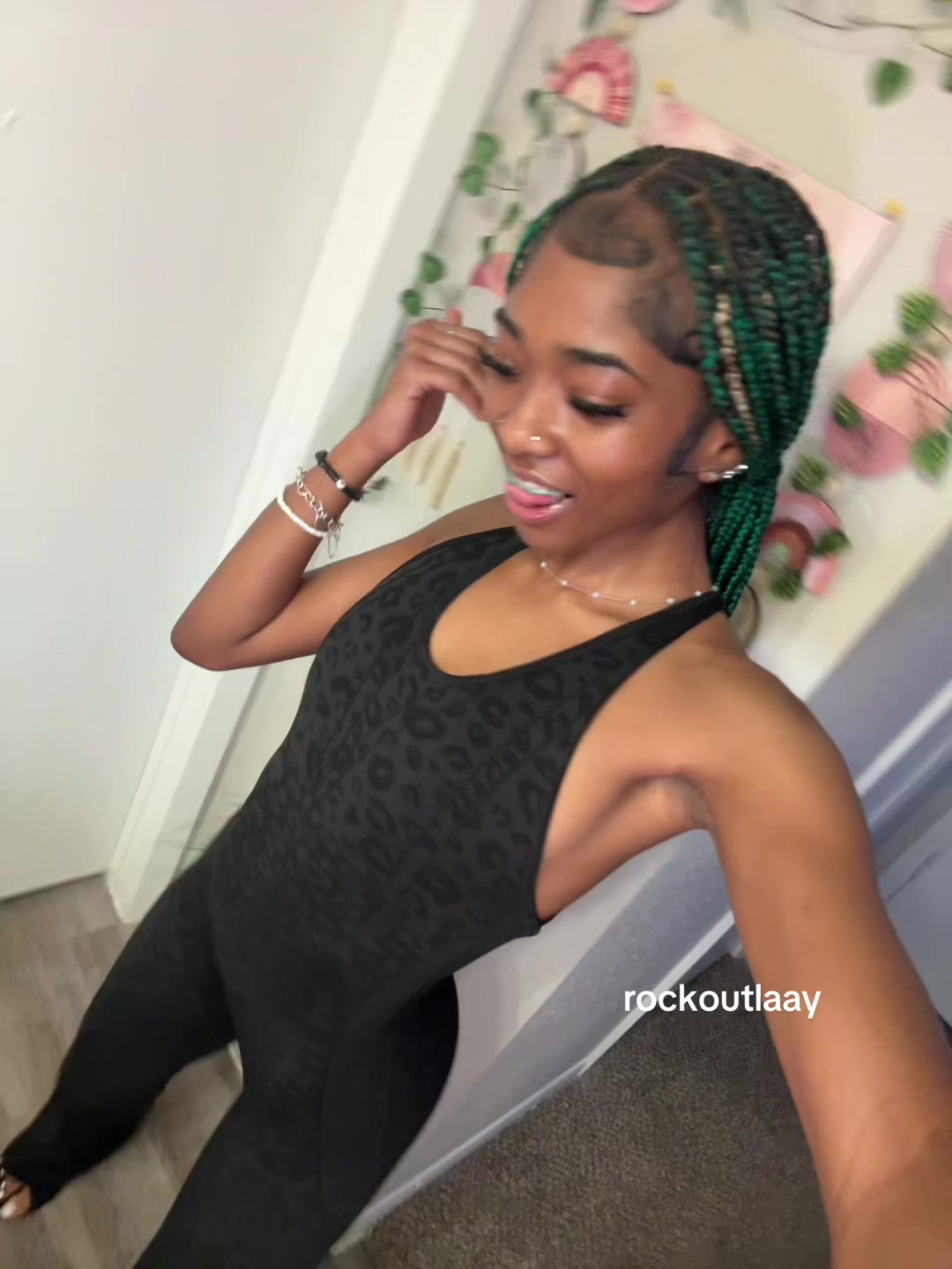 @rockoutlaay