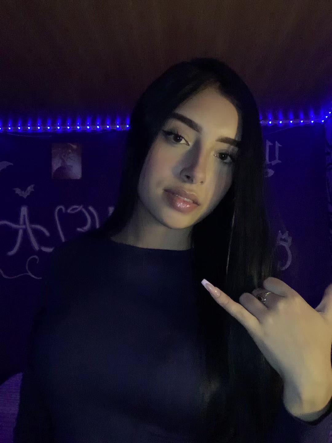 @Knela🧖🏻♀️