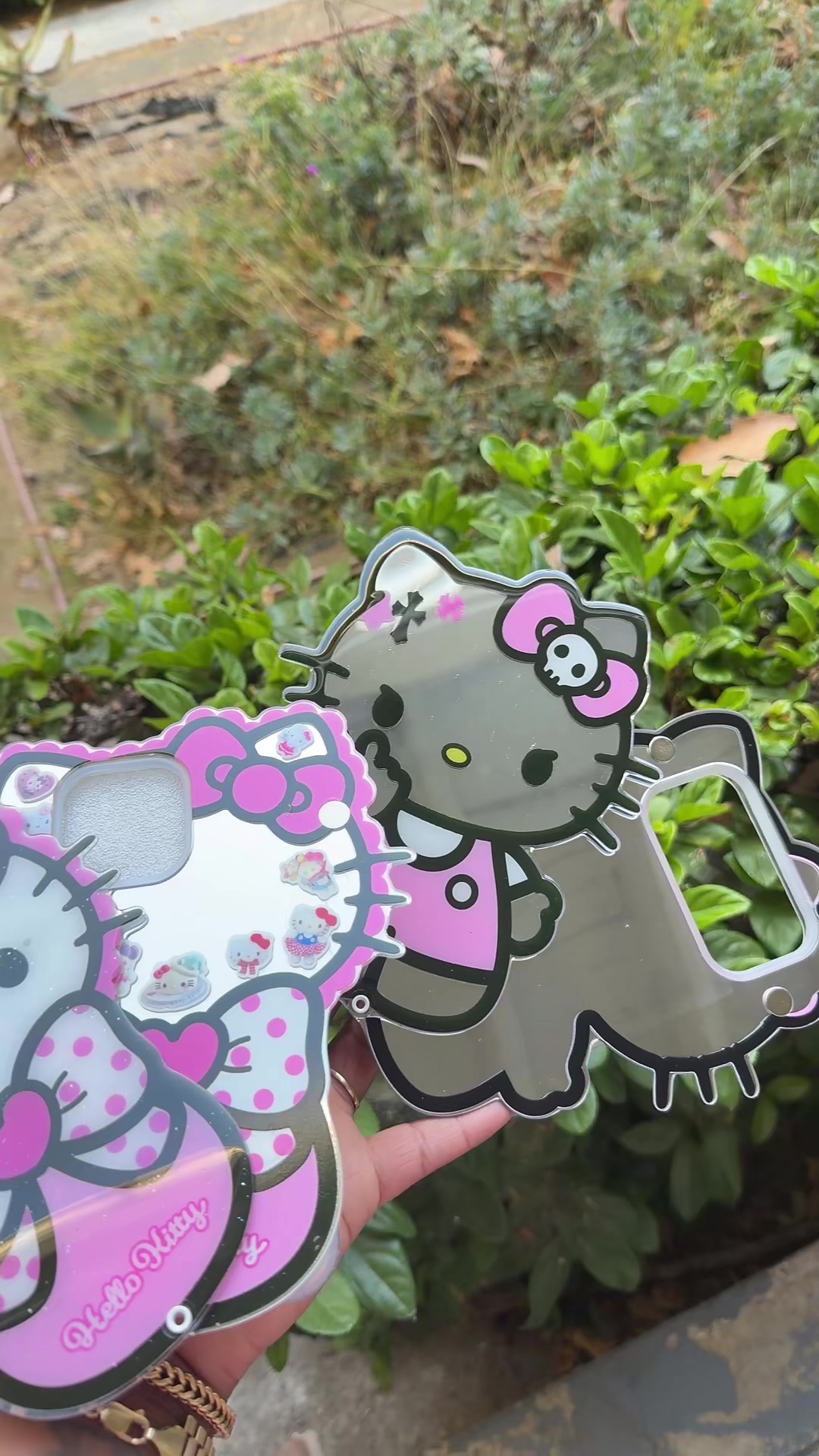 @hotgirlzphonecases