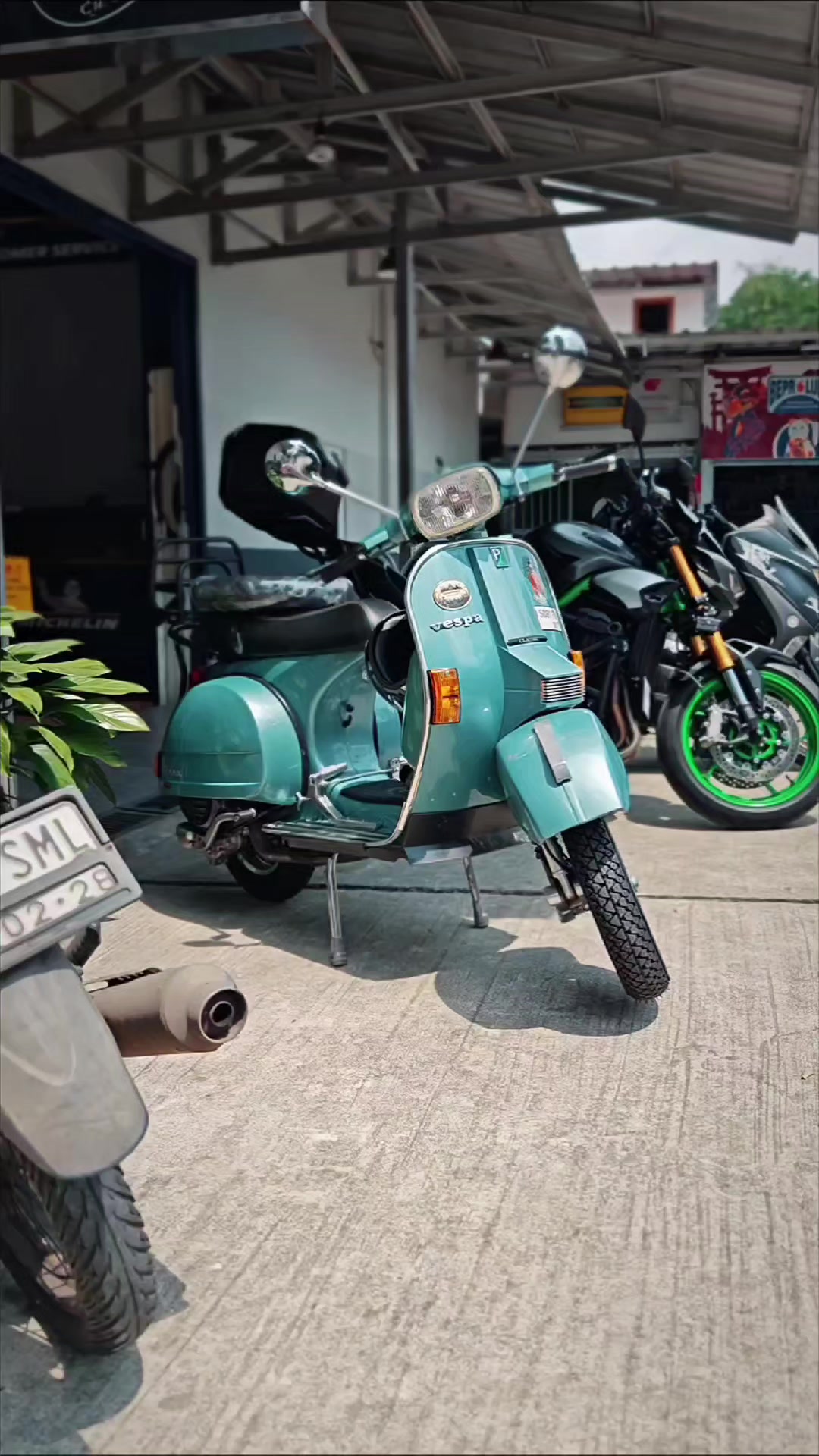 @RUMAH BAN MOTOR JAKARTA