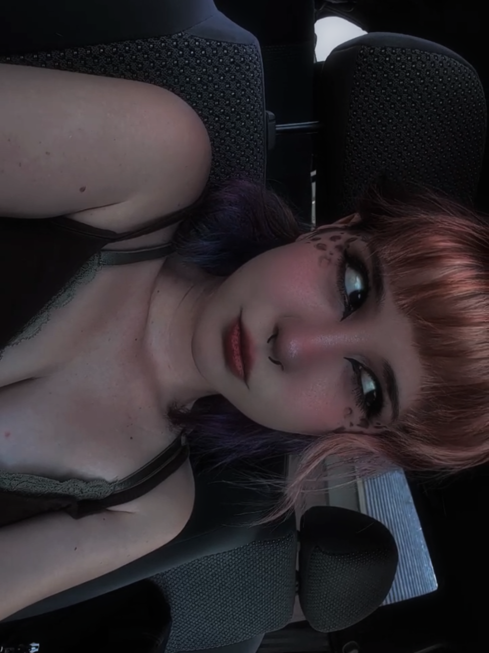 @𝐾𝑦★
