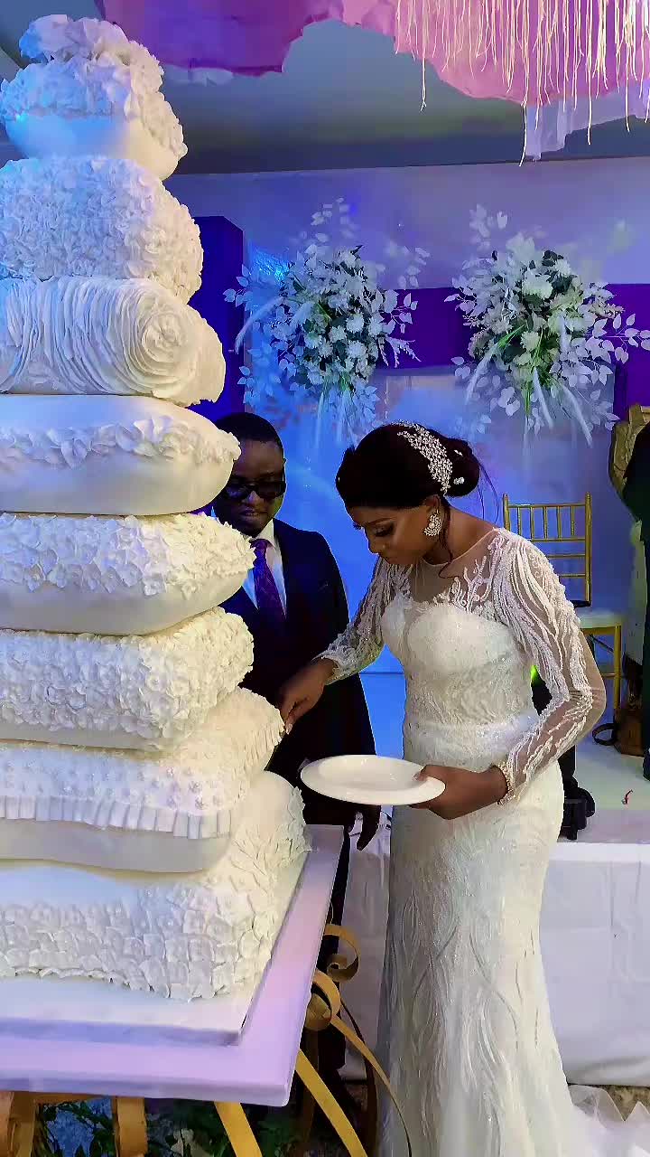 @IVANNAZ CAKES .0771402931