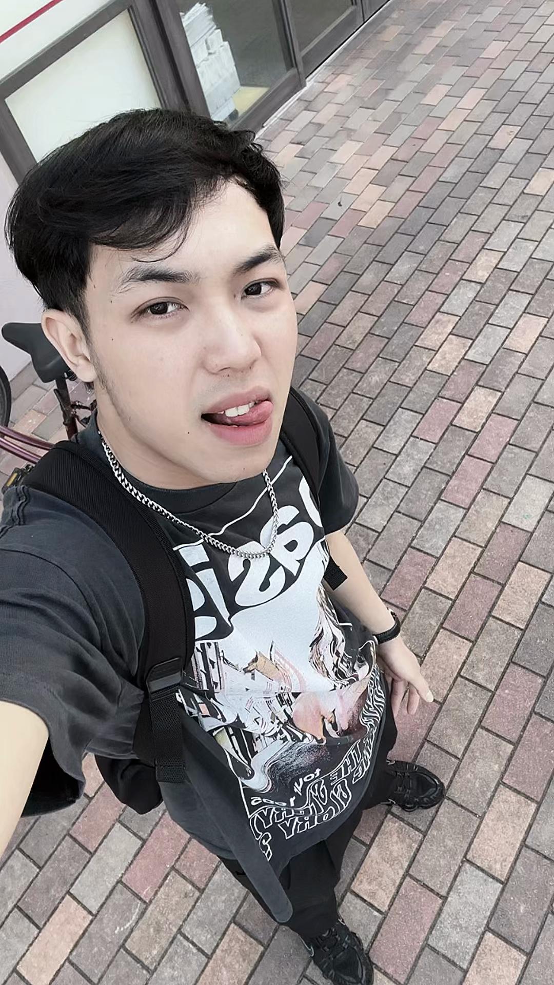 @๐๐ง๐ฆ๐จ็ฑ