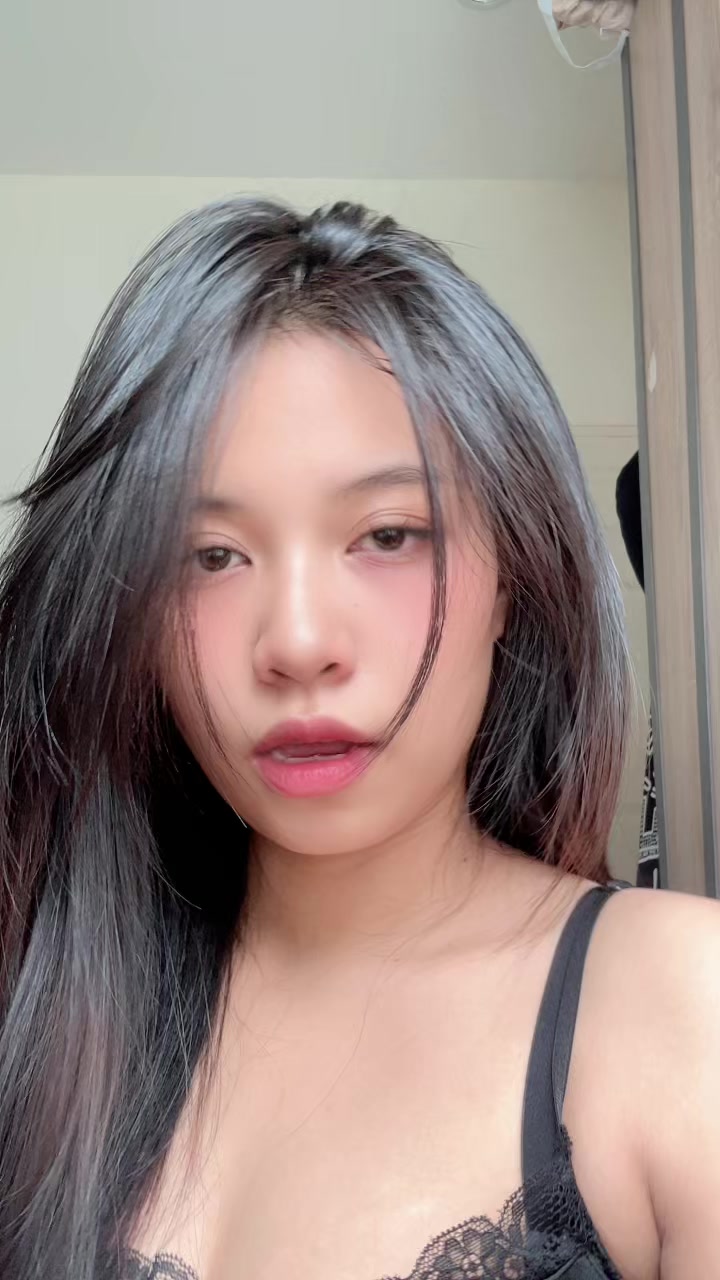 @หญิง Lee