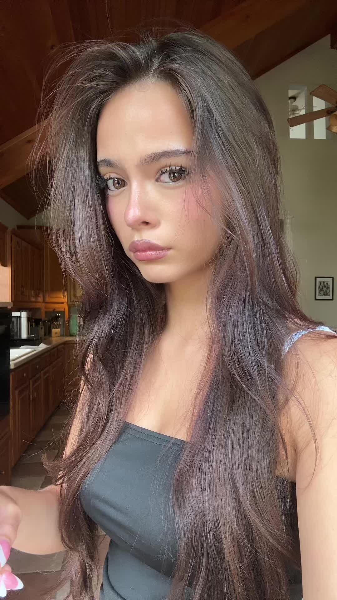 @bella