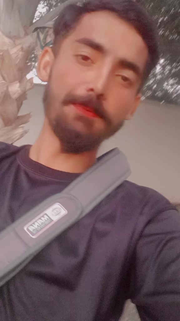 @MALIK✅
